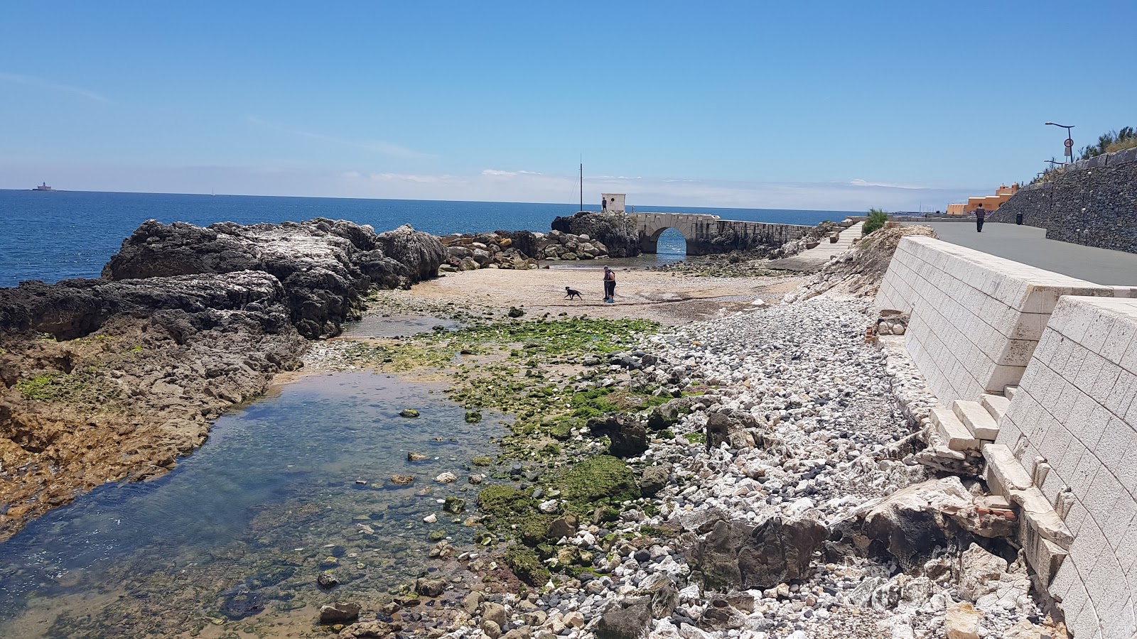 Praia das Fontainhas'in fotoğrafı düz bir kıyı şeridi ile birlikte