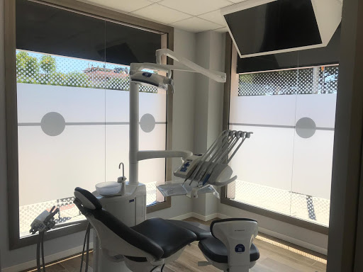 Clinica dental Dra. Martin en Santa Coloma de Cervelló, Barcelona