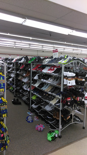 Clothing Store «Burlington Coat Factory», reviews and photos, 2035 S Robert St, West St Paul, MN 55118, USA