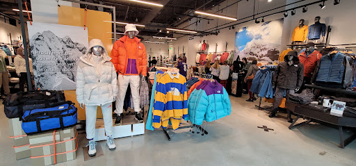 Clothing Store «The North Face», reviews and photos, 825 Dulaney Valley Rd Ste #2045, Towson, MD 21204, USA