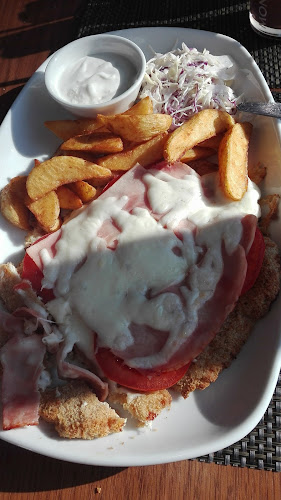 https://www.facebook.com/pg/terra.restaurant.cl