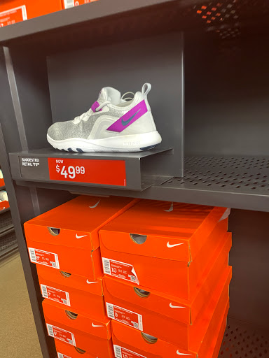 Sporting Goods Store «Nike Factory Store», reviews and photos, 5050 Factory Shops Blvd #905, Castle Rock, CO 80108, USA