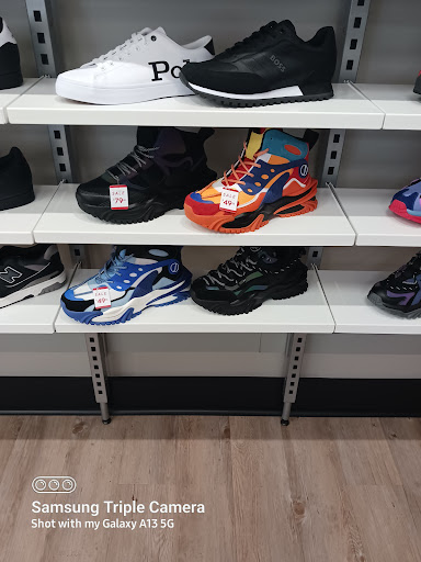 Shopping Mall «Merchants Walk Shopping Center», reviews and photos, 7580 W Broad St, Richmond, VA 23294, USA