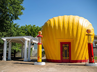 Shell-Shaped Shell Station (Historic Landmark)