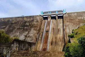Upper Sholayar Dam image