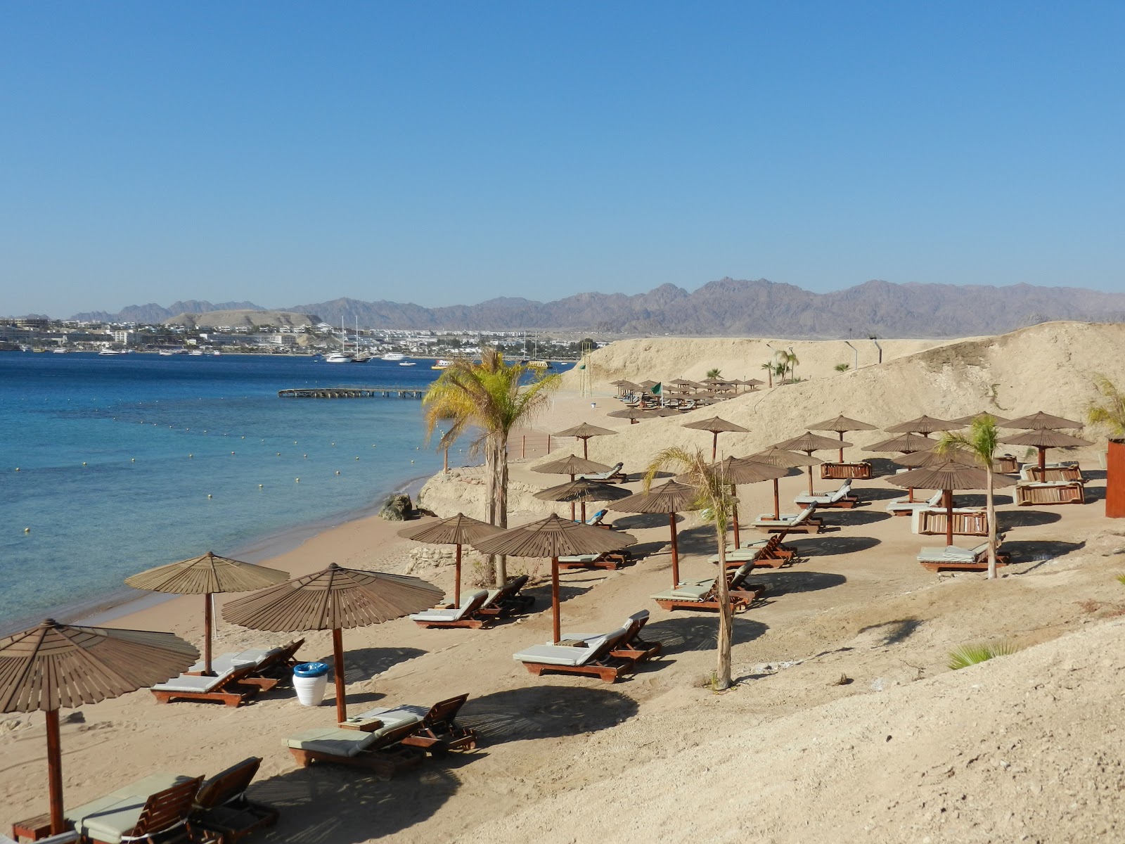 Foto de Playa del Resort Movenpick y su hermoso paisaje