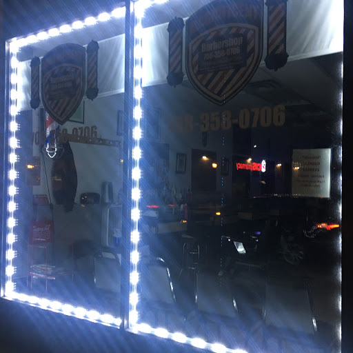 Barber Shop «Magnificent Barber Shop», reviews and photos, 302 Madison St, Oak Park, IL 60302, USA