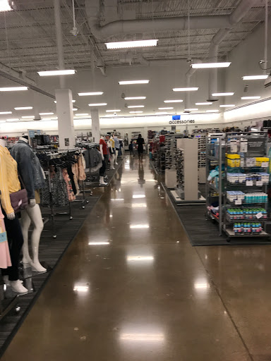 Department Store «Nordstrom Rack Tempe Marketplace», reviews and photos, 1900 E Rio Salado Pkwy, Tempe, AZ 85281, USA