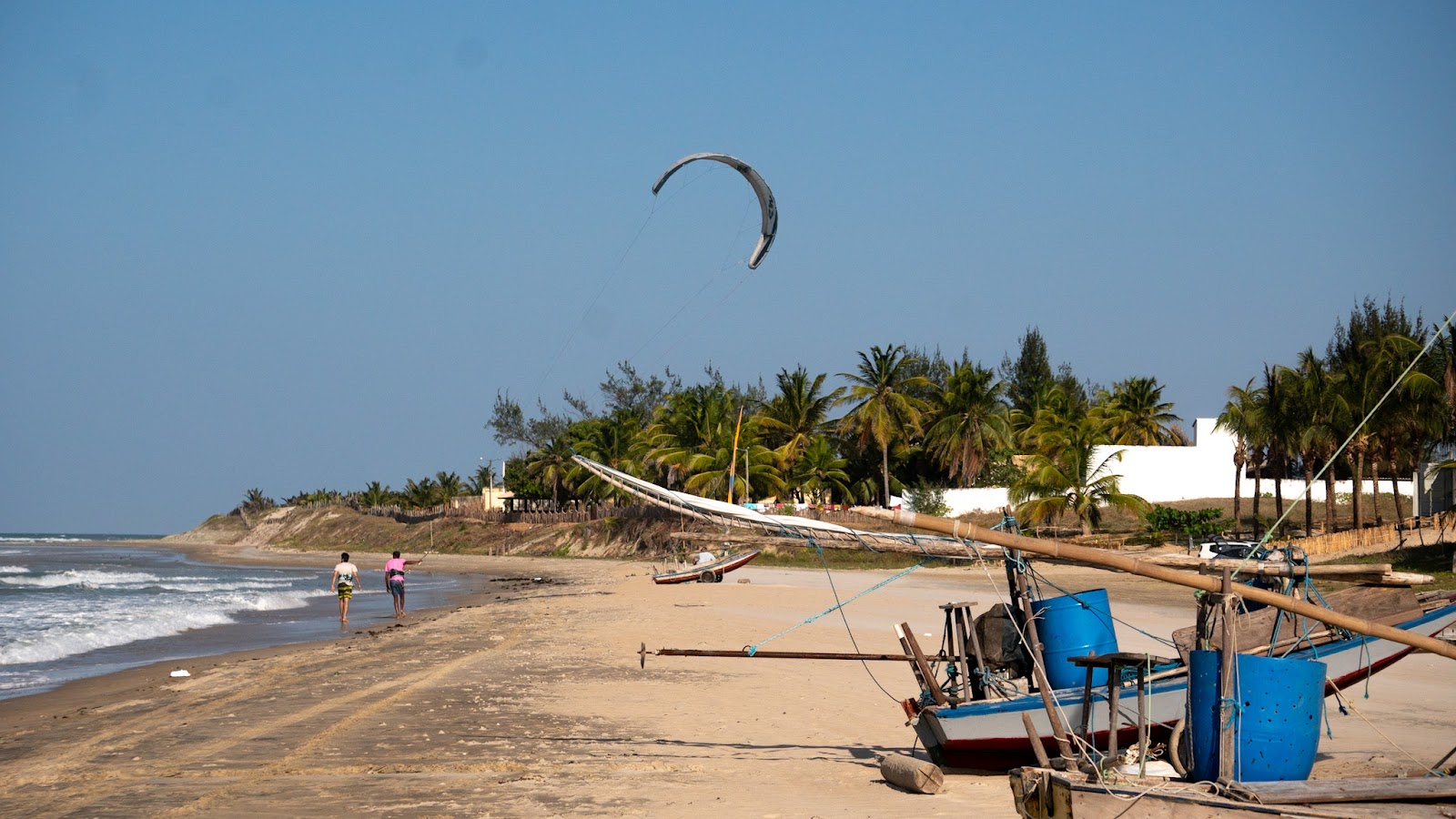 Praia de Embuaca'in fotoğrafı - rahatlamayı sevenler arasında popüler bir yer