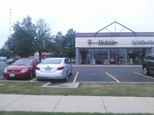 Cell Phone Store «T-Mobile», reviews and photos, 9990 Ridgeland Ave, Chicago Ridge, IL 60415, USA