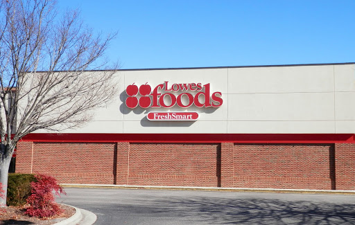 Grocery Store «Lowes Foods on Strickland Road», reviews and photos, 9600 Strickland Rd, Raleigh, NC 27615, USA