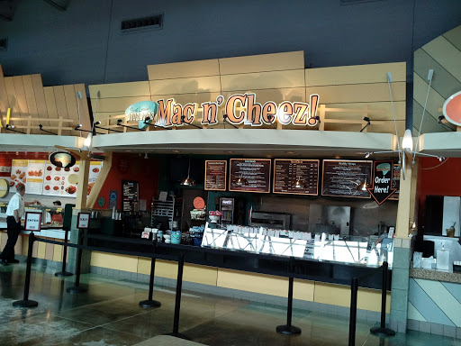 Shopping Mall «Great Lakes Crossing Outlets», reviews and photos, 4000 Baldwin Rd, Auburn Hills, MI 48326, USA