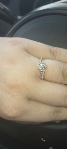 Jewelry Store «Reis-Nichols Jewelers Greenwood», reviews and photos, 789 US-31, Greenwood, IN 46142, USA