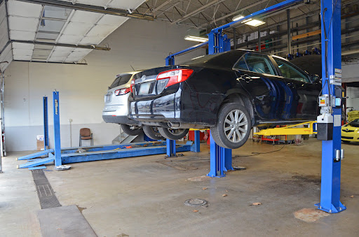 Auto Repair Shop «Meineke Car Care Center», reviews and photos, 1395 S 10th St, Noblesville, IN 46060, USA