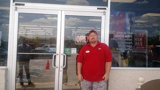 Hardware Store «Umatilla Hardware Inc», reviews and photos, 811 N Central Ave, Umatilla, FL 32784, USA