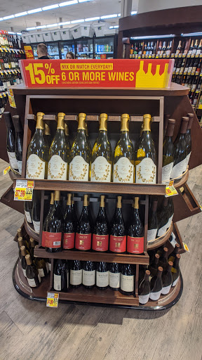 Grocery Store «Metro Market», reviews and photos, 1123 N Van Buren St, Milwaukee, WI 53202, USA