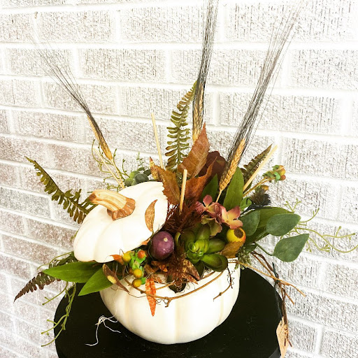 Florist «Lundstrom Florist», reviews and photos, 1709 E 3rd St, Sterling, IL 61081, USA