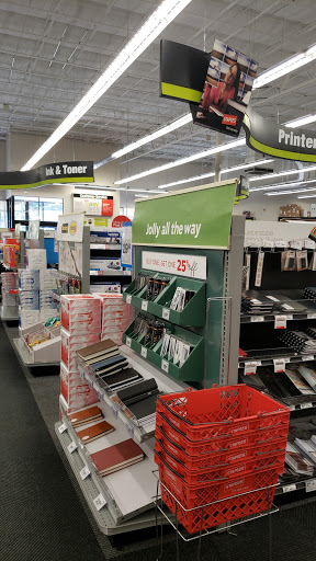Office Supply Store «Staples», reviews and photos, 1391 Kildaire Farm Rd, Cary, NC 27511, USA