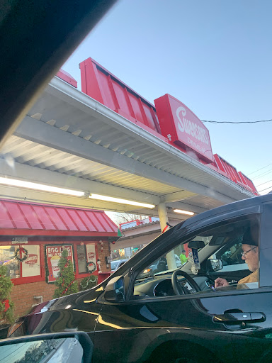 American Restaurant «Swensons (North Akron) Drive-In Restaurants», reviews and photos, 658 E Cuyahoga Falls Ave, Akron, OH 44310, USA