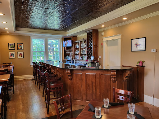 Bed & Breakfast «The Woodford Inn», reviews and photos, 140 Park St, Versailles, KY 40383, USA