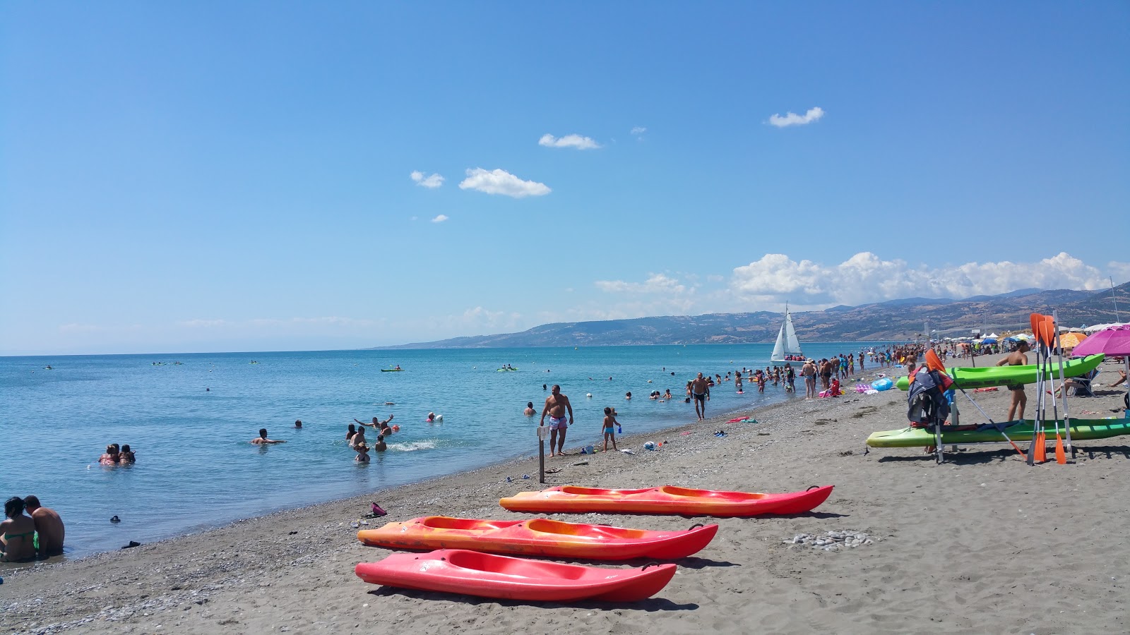 Foto de Nova Siri Scalo beach localizado em área natural