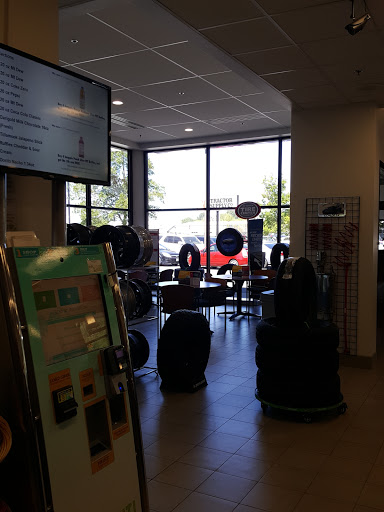 Toyota Dealer «Dick Hannah Toyota», reviews and photos, 2632 Coweeman Park Dr, Kelso, WA 98626, USA