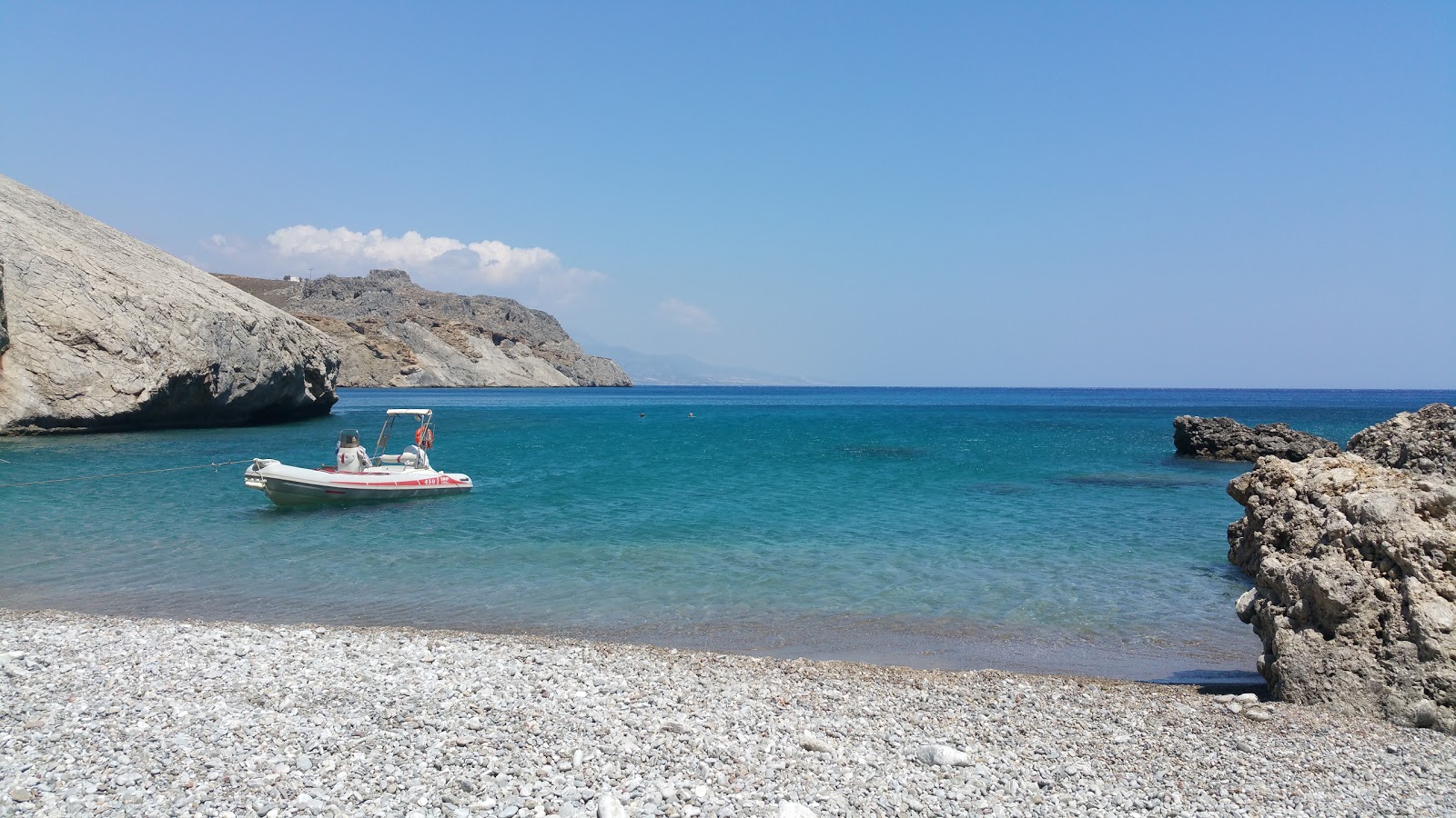 Agios Nikitas beach的照片 带有小海湾