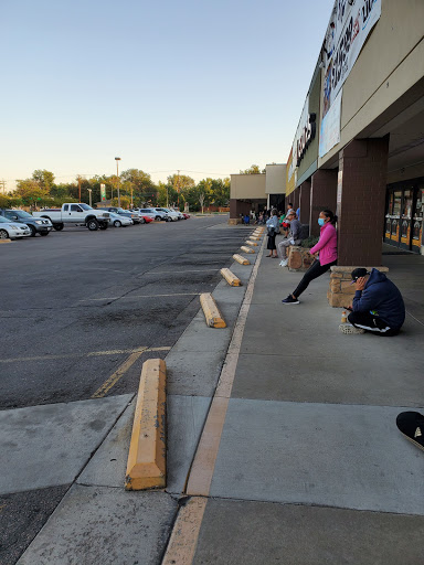 Shopping Mall «Bear Valley Shopping Center», reviews and photos, 3100 S Sheridan Blvd, Denver, CO 80227, USA