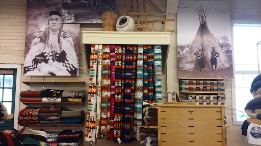 Clothing Store «Pendleton Washougal Mill Store», reviews and photos, 2 Pendleton Way, Washougal, WA 98671, USA