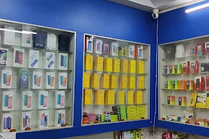 DK Digital & Mobile Shop, Internet Cafe image