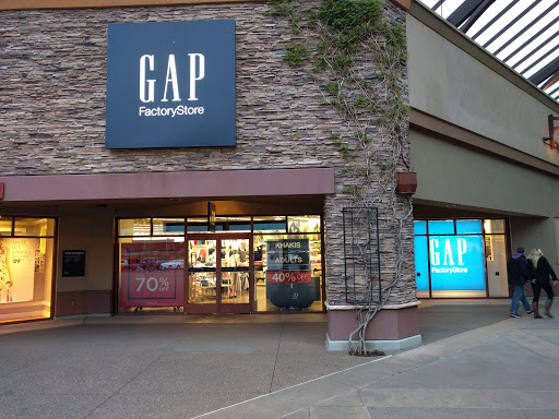 Clothing Store «Gap Outlet», reviews and photos, 1001 N Arney Rd, Woodburn, OR 97071, USA