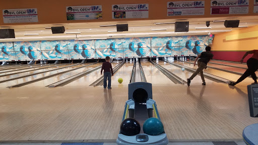 Bowling Alley «Coram Country Lanes», reviews and photos, 615 Middle Country Rd, Coram, NY 11727, USA