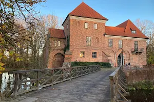 Oporów Castle image