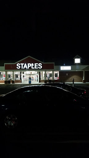 Office Supply Store «Staples», reviews and photos, 2335 Dixwell Ave, Hamden, CT 06514, USA