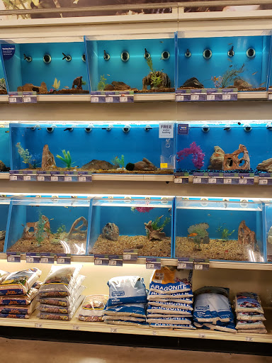 Pet Supply Store «PetSmart», reviews and photos, 159 N Weber Rd, Bolingbrook, IL 60490, USA