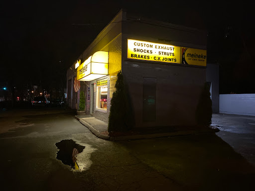 Auto Repair Shop «Meineke Car Care Center», reviews and photos, 1012 New Britain Ave, West Hartford, CT 06110, USA