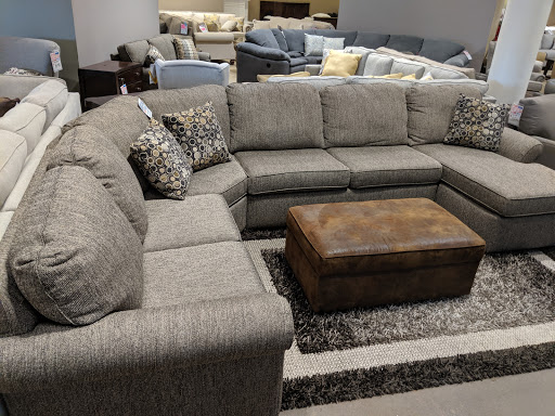 Furniture Store «Furniture Discount Warehouse», reviews and photos, 18 Crystal Lake Plaza, Crystal Lake, IL 60014, USA