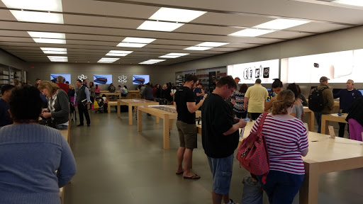 Computer Store «Apple Haywood Mall», reviews and photos, 700 Haywood Rd, Greenville, SC 29607, USA