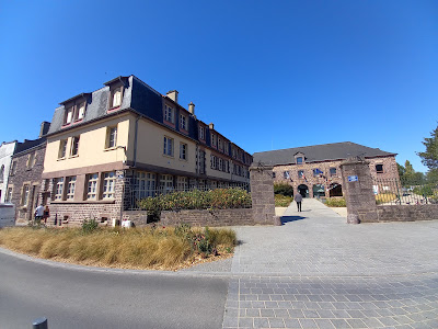 Mairie de Montfort-sur-Meu à Montfort-sur-Meu