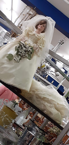 Used Furniture Store «Habitat for Humanity in Monmouth County ReStore», reviews and photos, 45 South St, Freehold, NJ 07728, USA