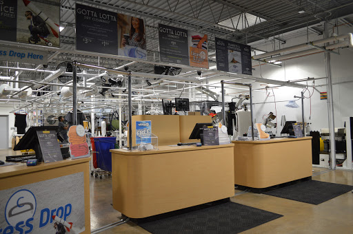 Dry Cleaner «CD One Price Cleaners», reviews and photos, 2590 S Brentwood Blvd, Brentwood, MO 63144, USA