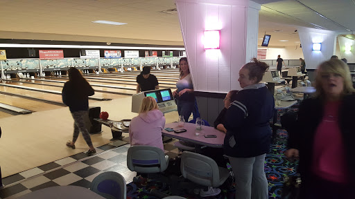 Bowling Alley «Holly Lanes», reviews and photos, 2430 Grange Hall Rd, Fenton, MI 48430, USA