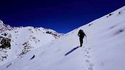 Outdoor Frontiers Tours Expediciones de Montaña.