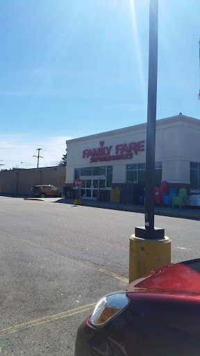 Grocery Store «Family Fare Supermarket», reviews and photos, 120 W Prairie St, Vicksburg, MI 49097, USA