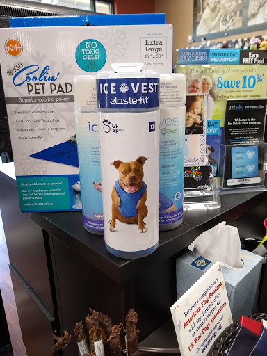 Pet Supply Store «Pet Valu», reviews and photos, 2579 Green Rd, Madison, OH 44057, USA