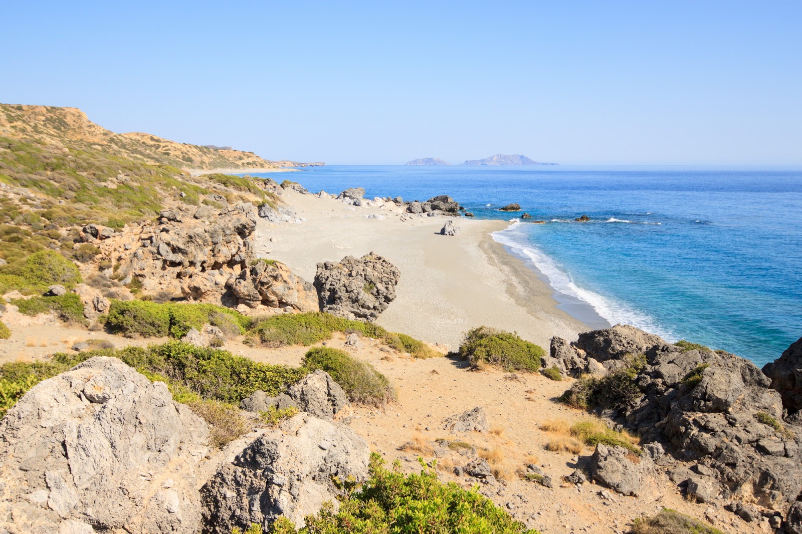 Foto von Katsouni beach mit graue kiesel Oberfläche