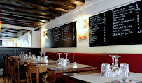 Atmosphère du Restaurant Au Père Louis (Bar à Vins Paris - Saint Germain des Prés Paris 6) - n°16
