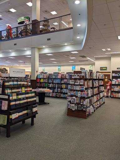 Book Store «Barnes & Noble Booksellers Boca Raton», reviews and photos, 1400 Glades Rd, Boca Raton, FL 33431, USA