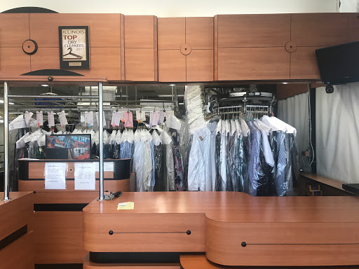 Tailor «Highland Square Cleaners Inc», reviews and photos, 7965 Golf Rd, Morton Grove, IL 60053, USA