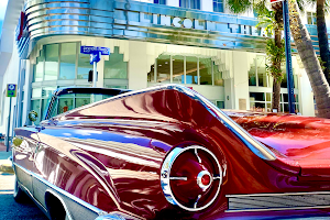 American Dream Tour Miami - City Tours in Classic Convertible Car image